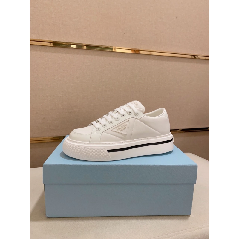 Pra*a casual shoes